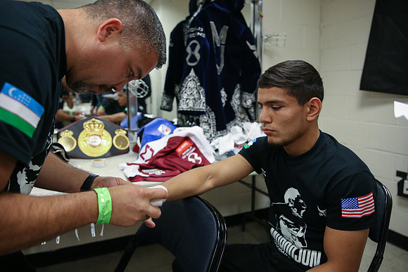 Boxing: Devin Haney vs Zaur Abdullaev