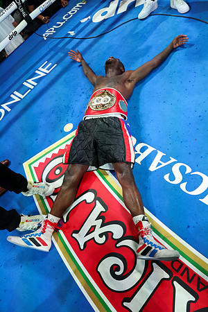 Liam Paro vs Richardson Hitchins Fight Night