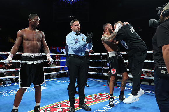Liam Paro vs Richardson Hitchins Fight Night