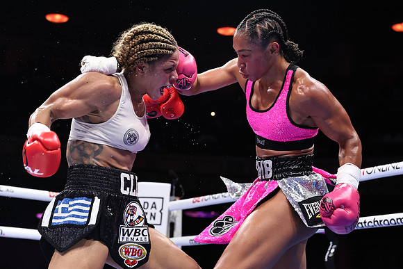 Boxing: Alycia Baumgardner vs Christina Linardatou Fight Night