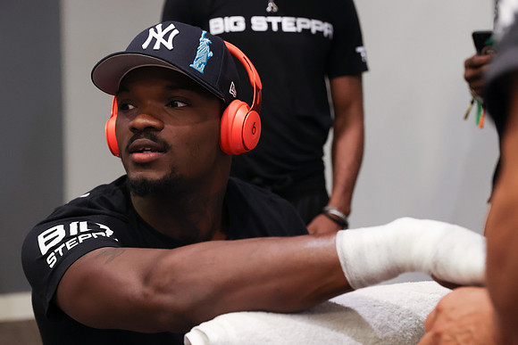 Boxing: Haney and Linares Fight Night