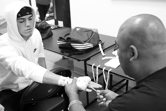 Worlds Collide: Vargas vs Dulorme