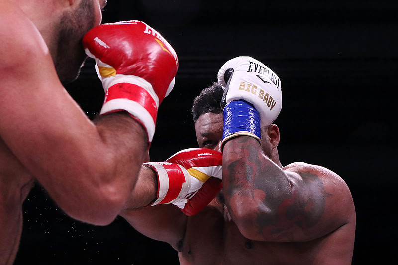 Matchroom Boxing USA: Miller vs Dinu