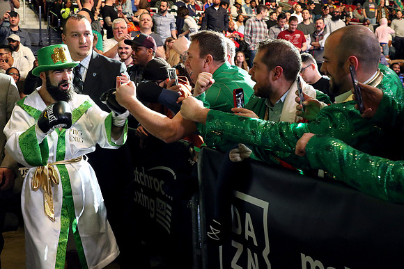 Boxing: Farmer vs Carroll