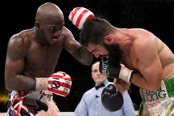 Boxing: Farmer vs Carroll