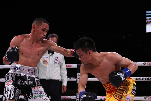 Boxing: Srisaket Sor Rungvisai vs Juan Francisco Estrada II