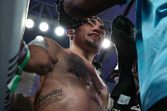 O'Shaquie Foster vs Eduardo Hernandez Fight Night