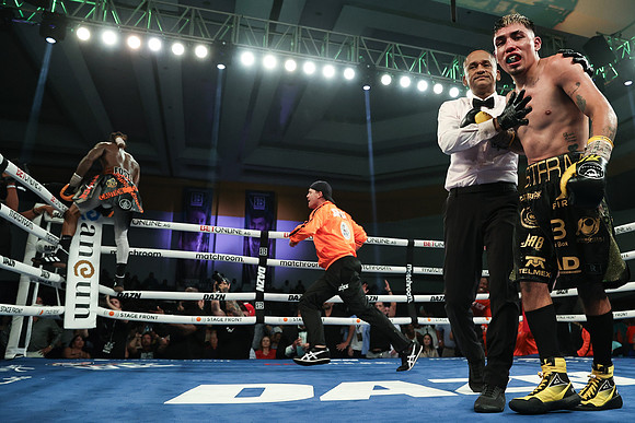 O'Shaquie Foster vs Eduardo Hernandez Fight Night