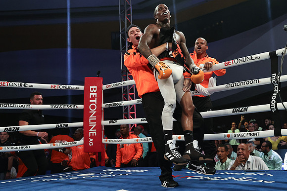 O'Shaquie Foster vs Eduardo Hernandez Fight Night