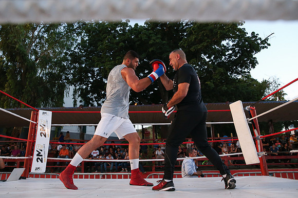 Boxing: Juan Francisco Estrada vs Dewayne Beamon Media Workouts