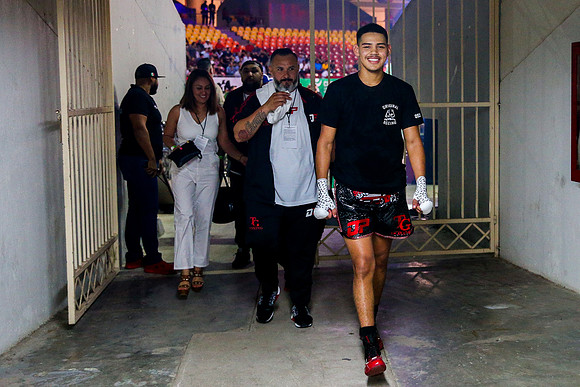 Boxing: Juan Francisco Estrada vs Dewayne Beamon