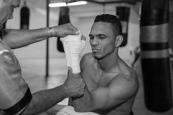 Boxing: Juan Francisco Estrada vs Dewayne Beamon