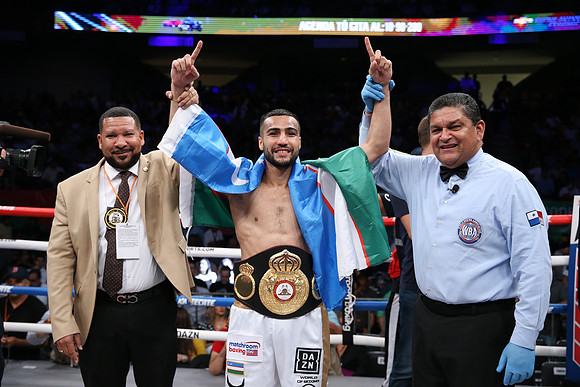 Boxing: Juan Francisco Estrada vs Dewayne Beamon