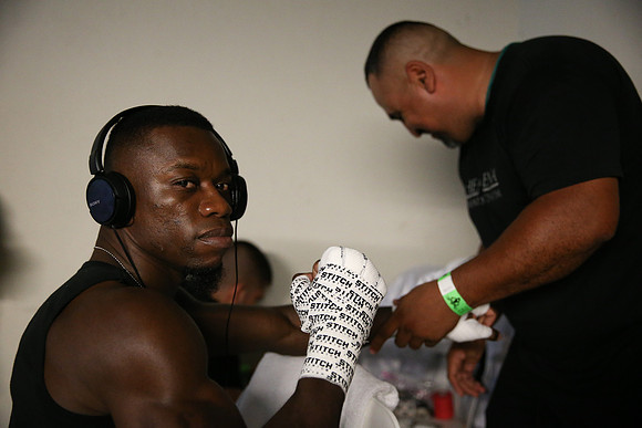 Boxing: Juan Francisco Estrada vs Dewayne Beamon