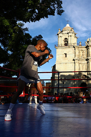 Adrian Curiel vs Sivenathi Nontshinga 2 Public Workout