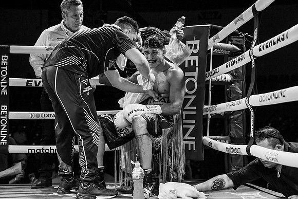 Eduardo Hernandez vs Thomas Mattice Fight Night